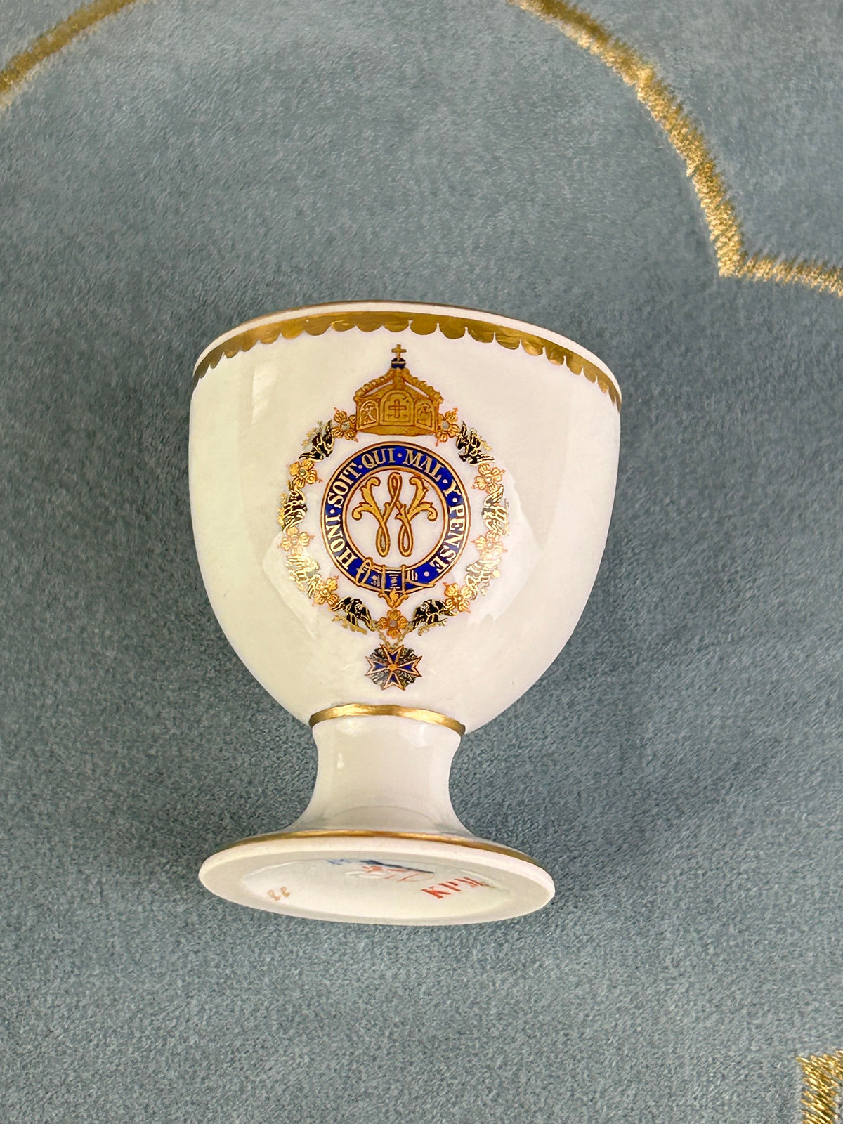 Kaiserlicher Eierbecher von S.M.Y. Hohenzollern, datiert 1904 – Porzellan aus dem Besitz  Kaiser Wilhelm II.
